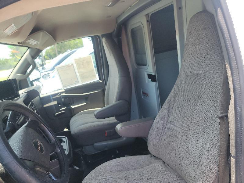 GMC Savana G3500 139 in. 2016