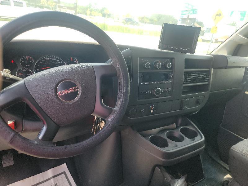 GMC Savana G3500 139 in. 2016