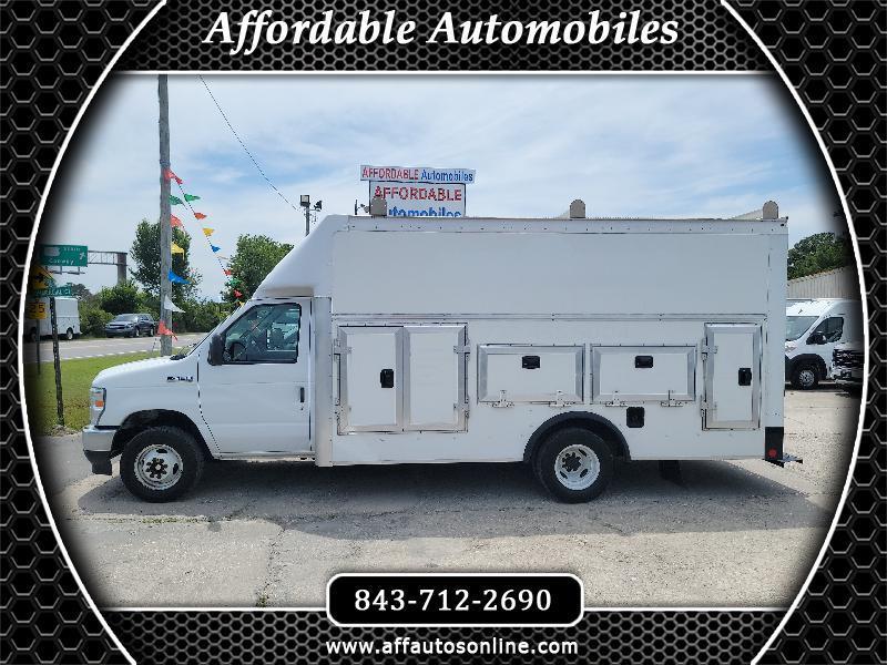 Ford Econoline E-450 2023