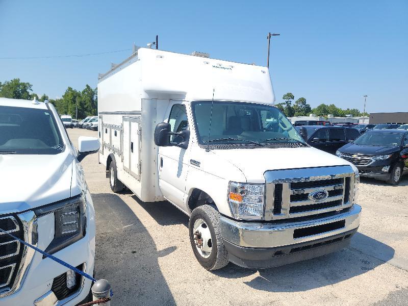 Ford Econoline E-450 2023