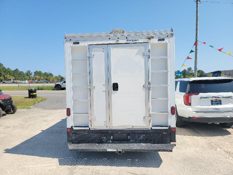 Ford Econoline E-450 2023