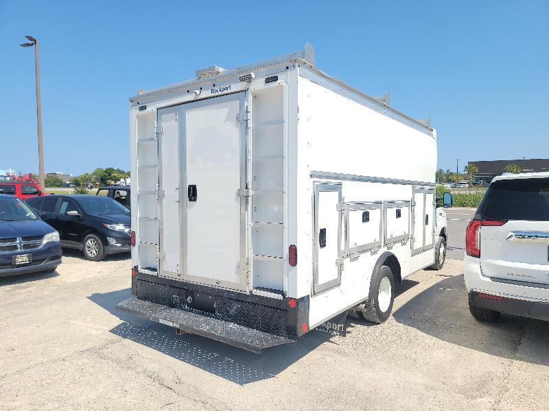 Ford Econoline E-450 2023