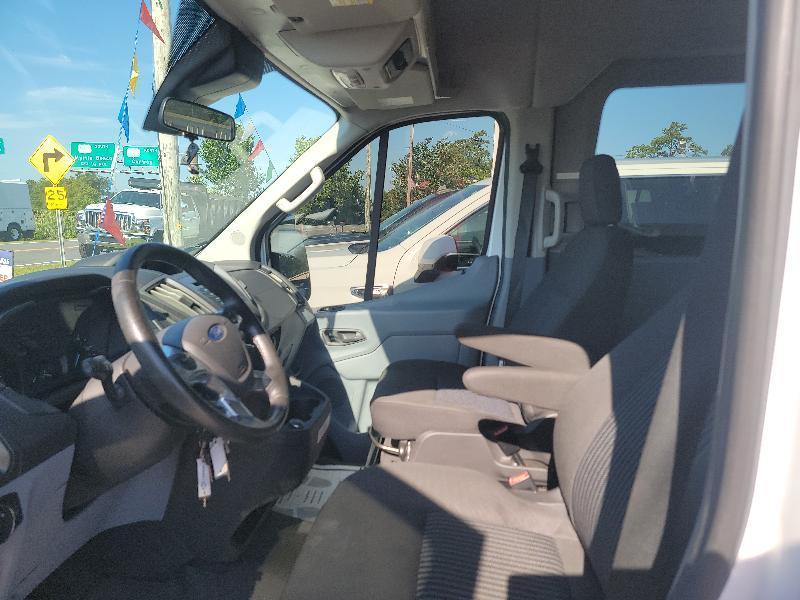 Ford Transit 150 Wagon Med. Roof XL w/Sliding Pass. 130-in. WB 2019
