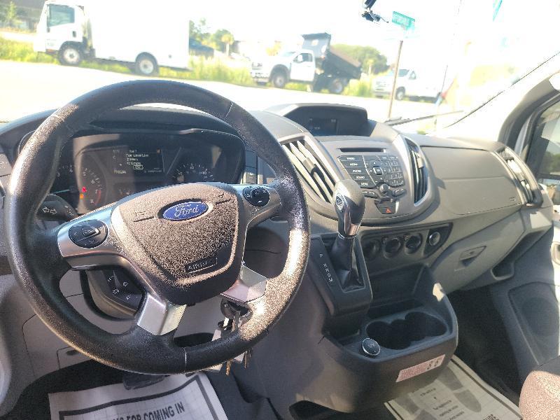 Ford Transit 150 Wagon Med. Roof XL w/Sliding Pass. 130-in. WB 2019