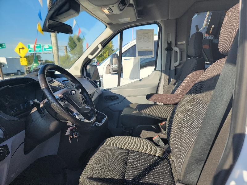 Ford Transit 150 Wagon Med. Roof XL w/Sliding Pass. 130-in. WB 2019