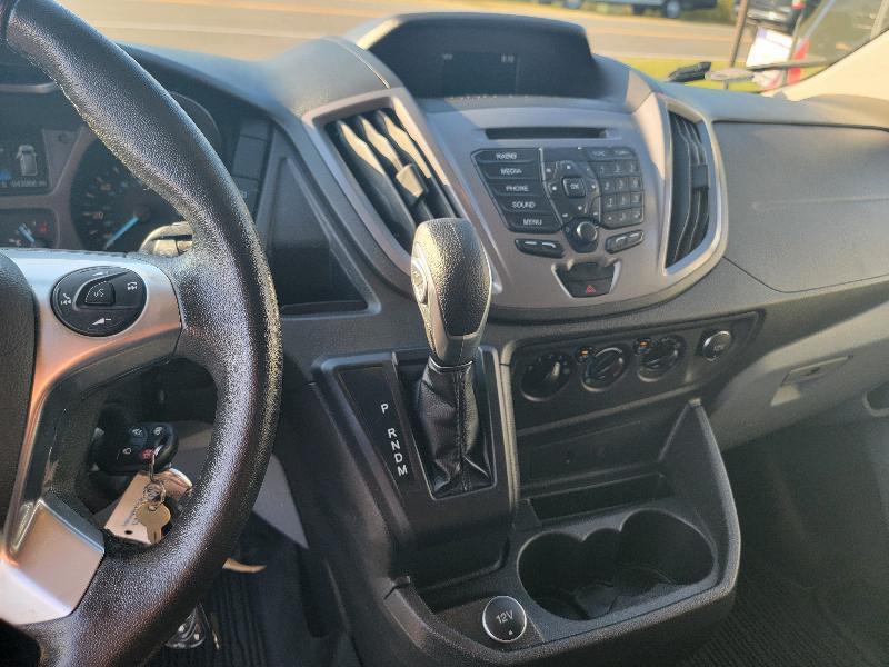 Ford Transit 150 Wagon Med. Roof XL w/Sliding Pass. 130-in. WB 2019