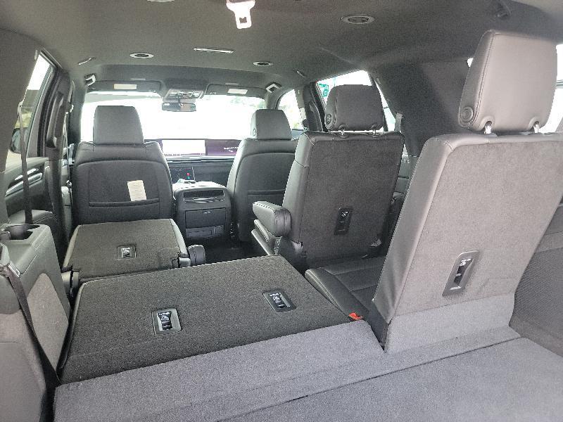 Cadillac Escalade Base 4WD 2026