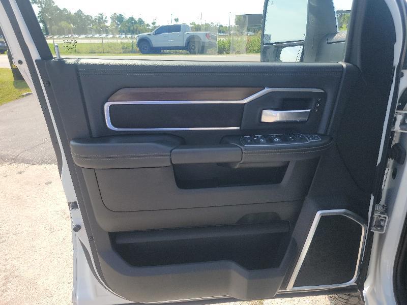 RAM 2500 Laramie Crew Cab SWB 4WD 2024
