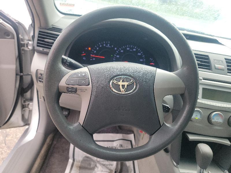 Toyota Camry Base 6-Spd AT 2011