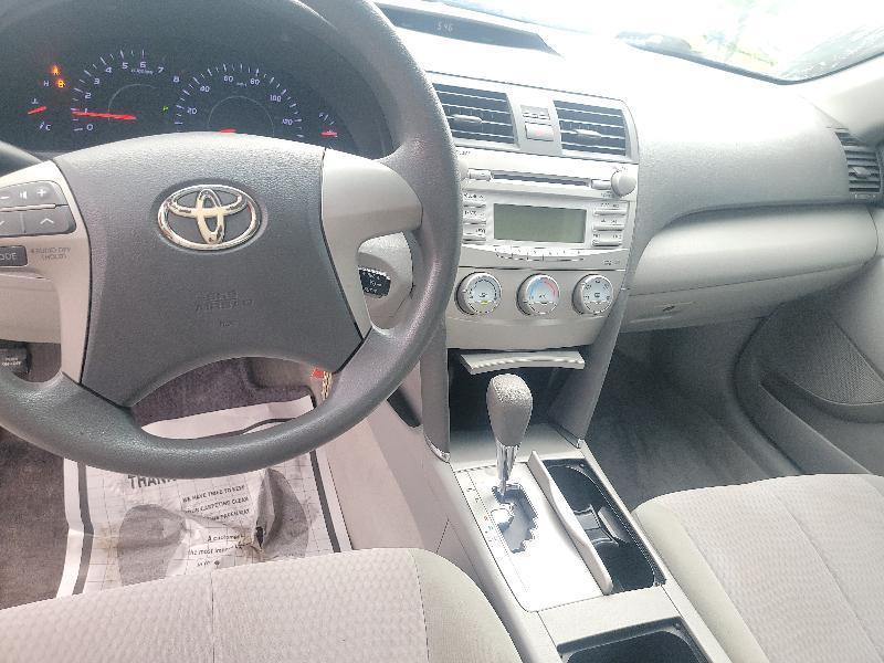 Toyota Camry Base 6-Spd AT 2011