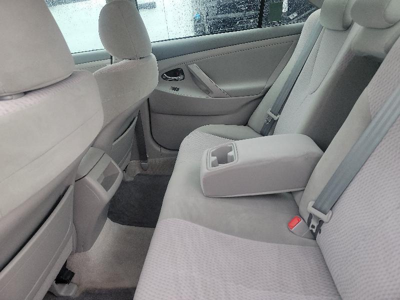 Toyota Camry Base 6-Spd AT 2011