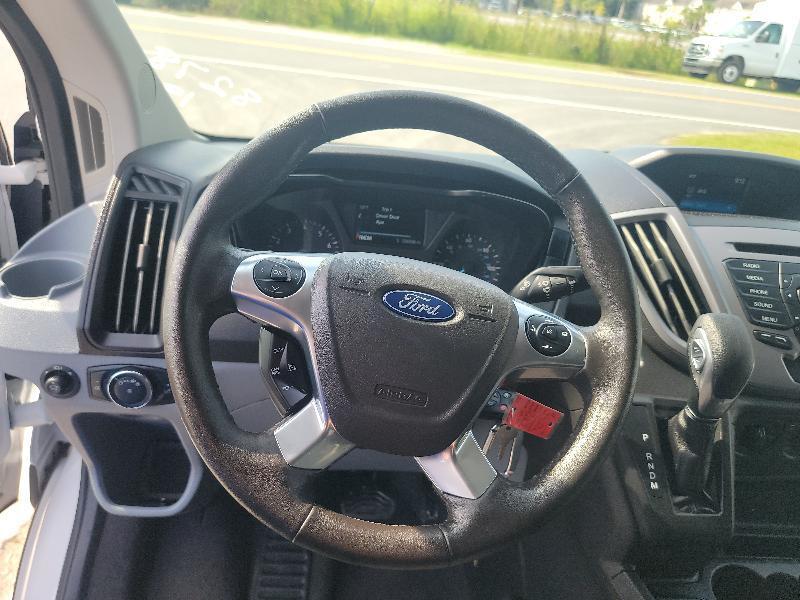 Ford Transit 150 Wagon Med. Roof XL w/Sliding Pass. 130-in. WB 2019