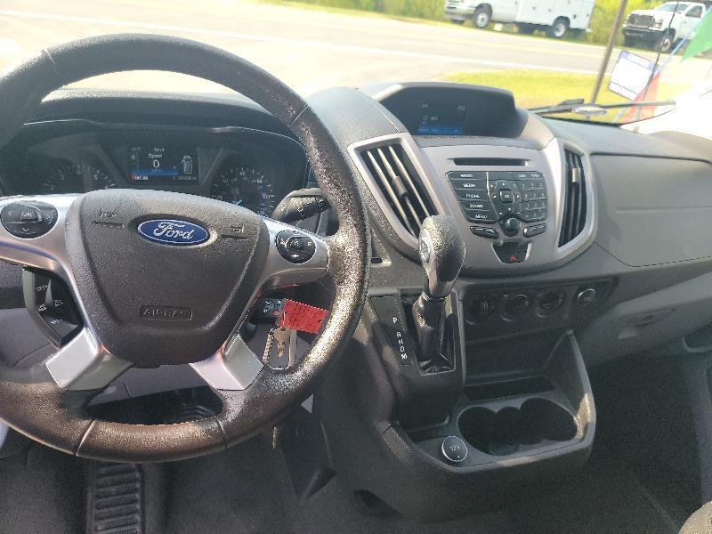 Ford Transit 150 Wagon Med. Roof XL w/Sliding Pass. 130-in. WB 2019