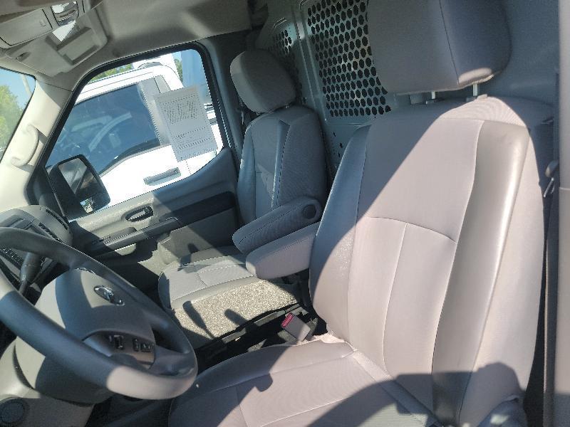 Nissan NV Cargo 1500 SV 2020