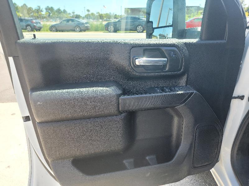 GMC Sierra 2500HD Pro Crew Cab 4WD SB 2024