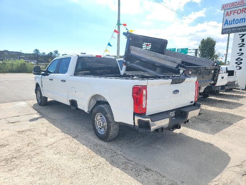 Ford F-250 SD XL Crew Cab 2WD 2023