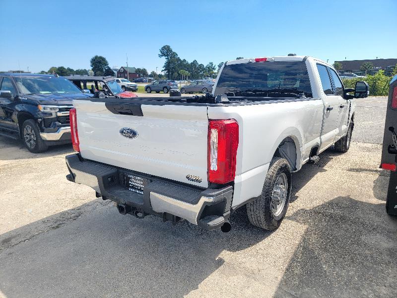 Ford F-250 SD XL Crew Cab 2WD 2023