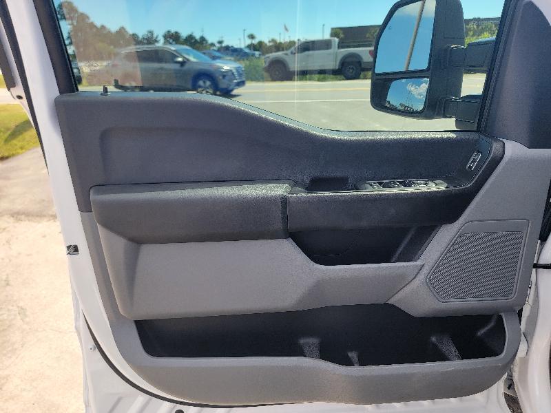 Ford F-250 SD XL Crew Cab 2WD 2023