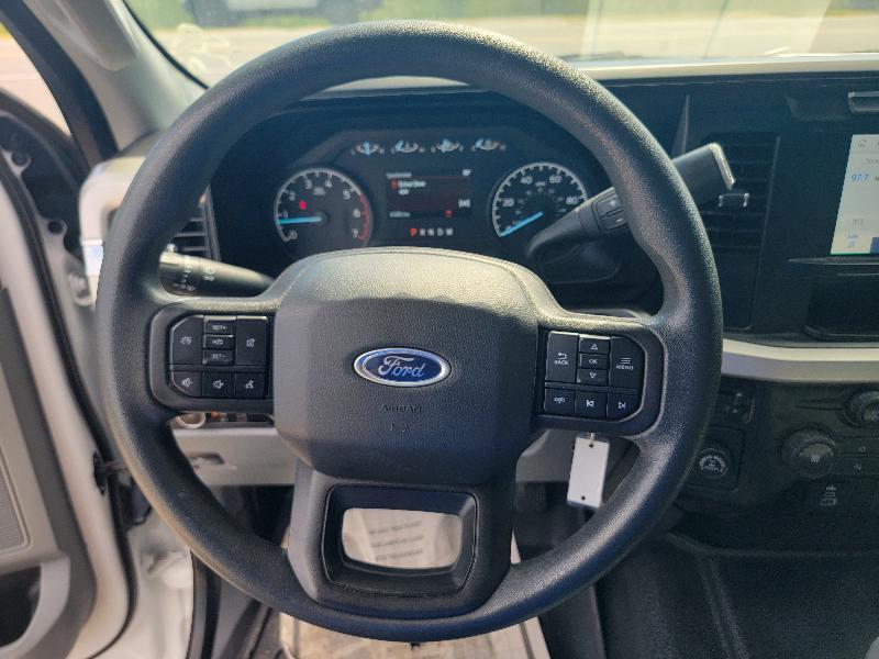 Ford F-250 SD XL Crew Cab 2WD 2023