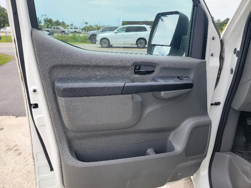 Nissan NV Cargo 2500 HD S V6 2020