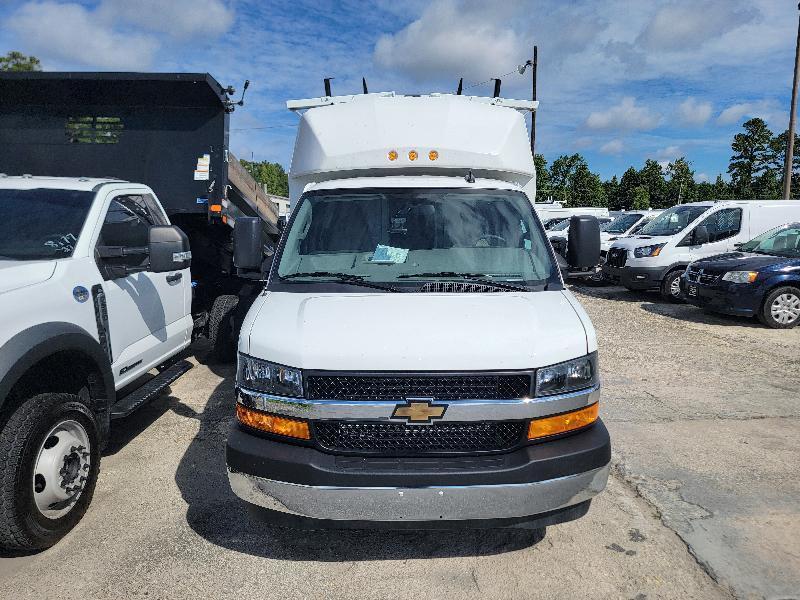 Chevrolet Express G3500 139" 2025