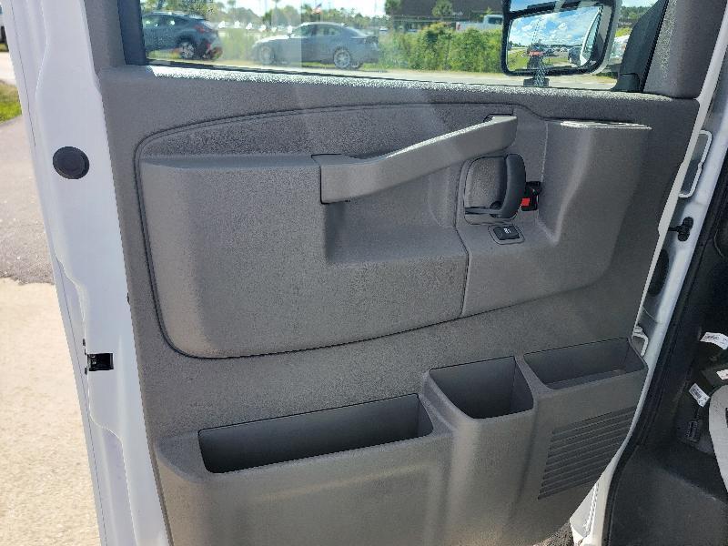 Chevrolet Express G3500 139" 2025