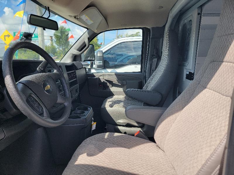 Chevrolet Express G3500 139" 2025