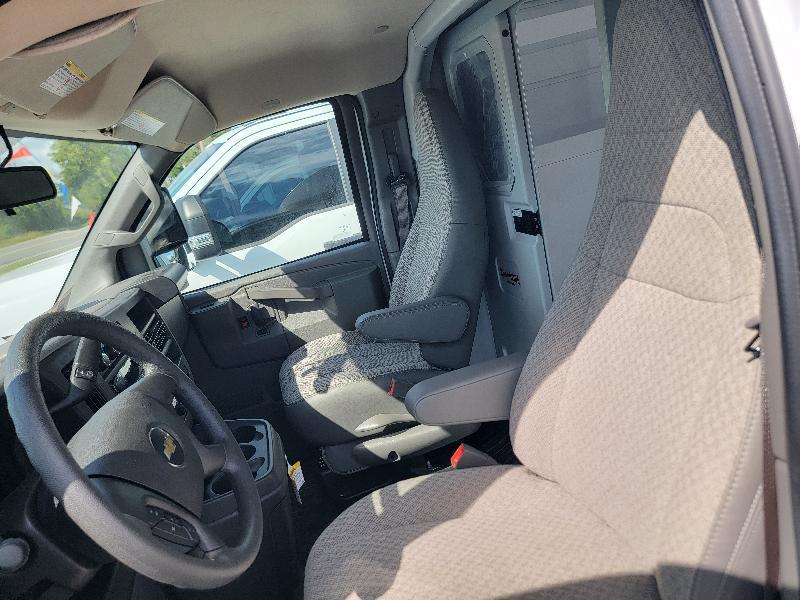 Chevrolet Express G3500 139" 2025