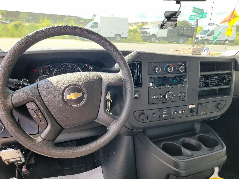 Chevrolet Express G3500 139" 2025