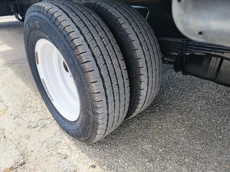 Ford Econoline E-350 Super Duty 2022