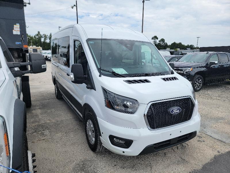 Ford Transit 350 Wagon Med. Roof XL w/Sliding Pass. 148-in. WB 2026