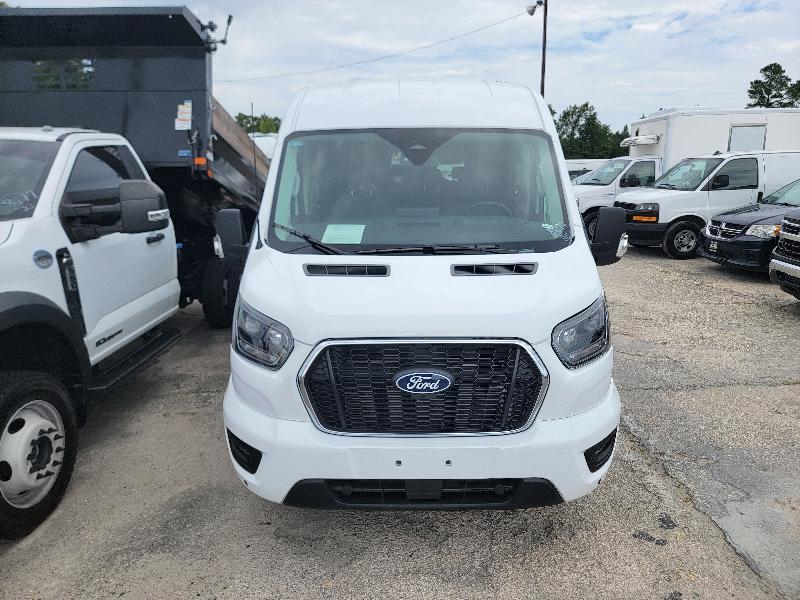 Ford Transit 350 Wagon Med. Roof XL w/Sliding Pass. 148-in. WB 2026