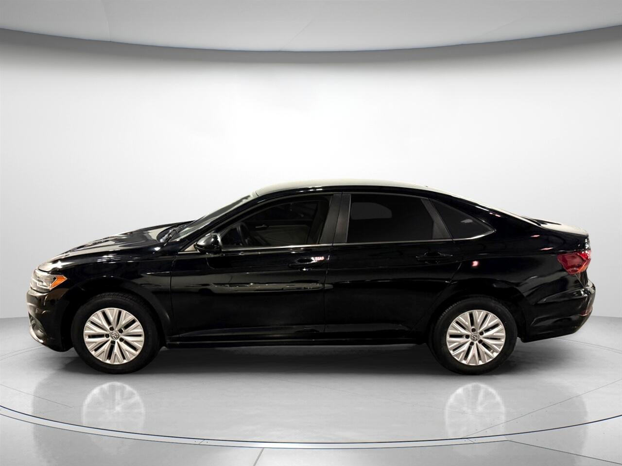 2019 Volkswagen Jetta SE 1.4T photo 2