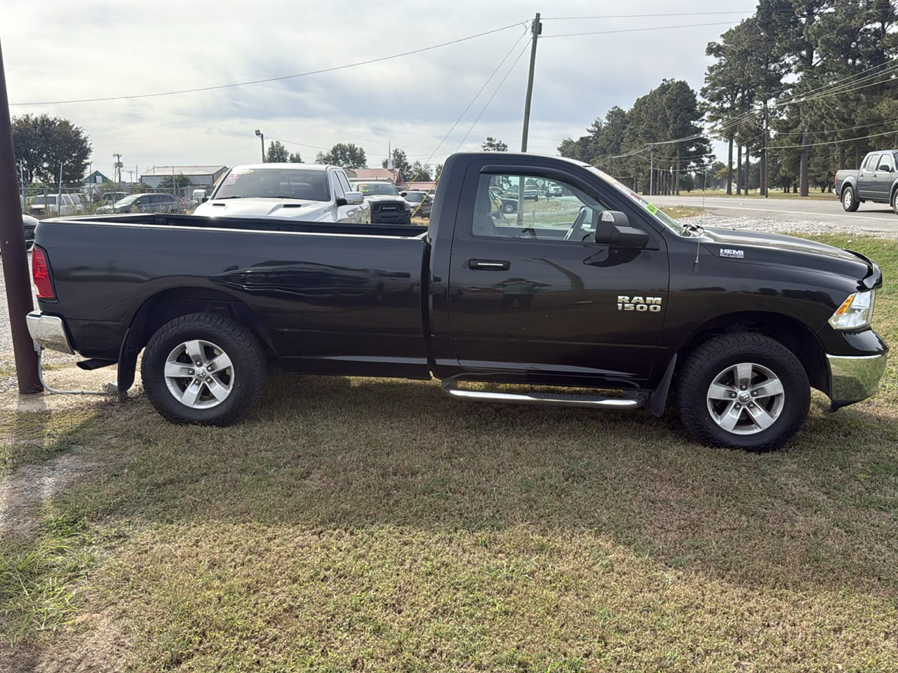 RAM 1500 Tradesman Regular Cab LWB 4WD 2017