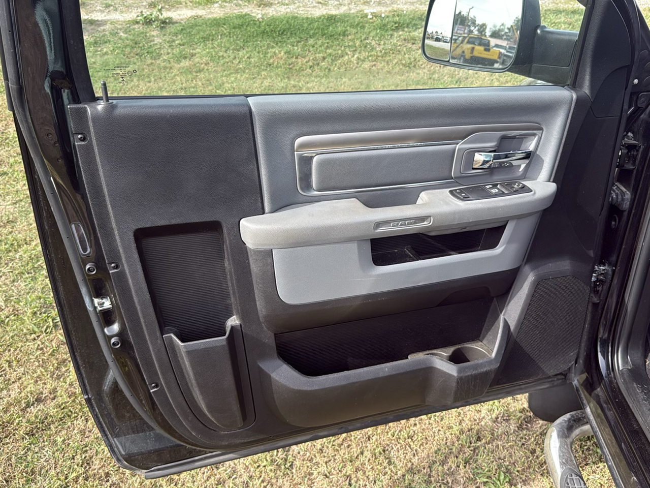 RAM 1500 Tradesman Regular Cab LWB 4WD 2017