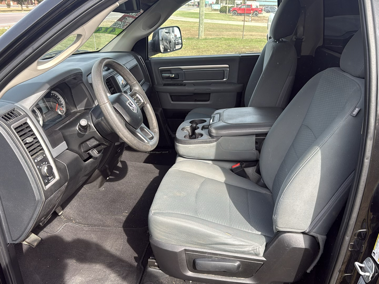 RAM 1500 Tradesman Regular Cab LWB 4WD 2017