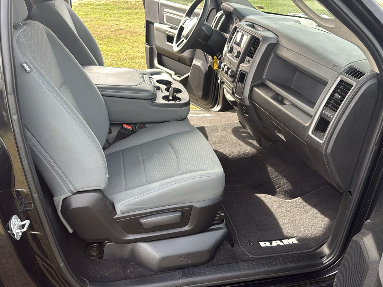 RAM 1500 Tradesman Regular Cab LWB 4WD 2017