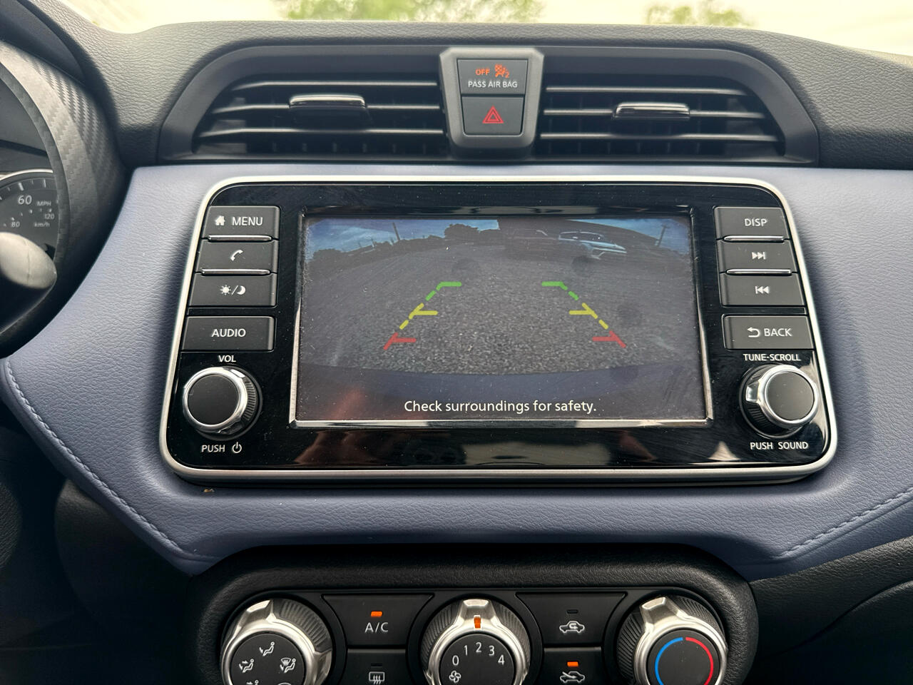 Nissan Versa SV 2024