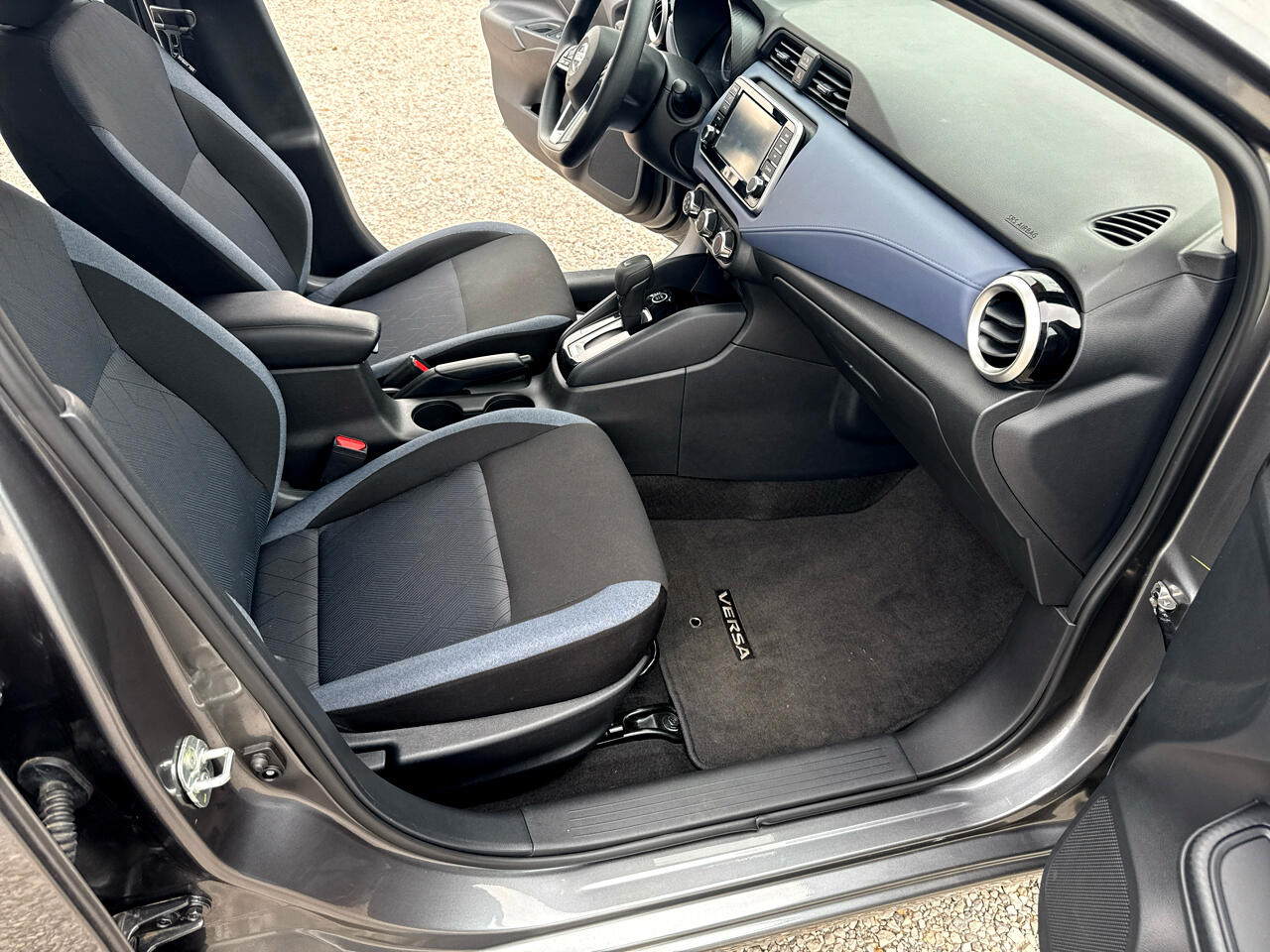 Nissan Versa SV 2024