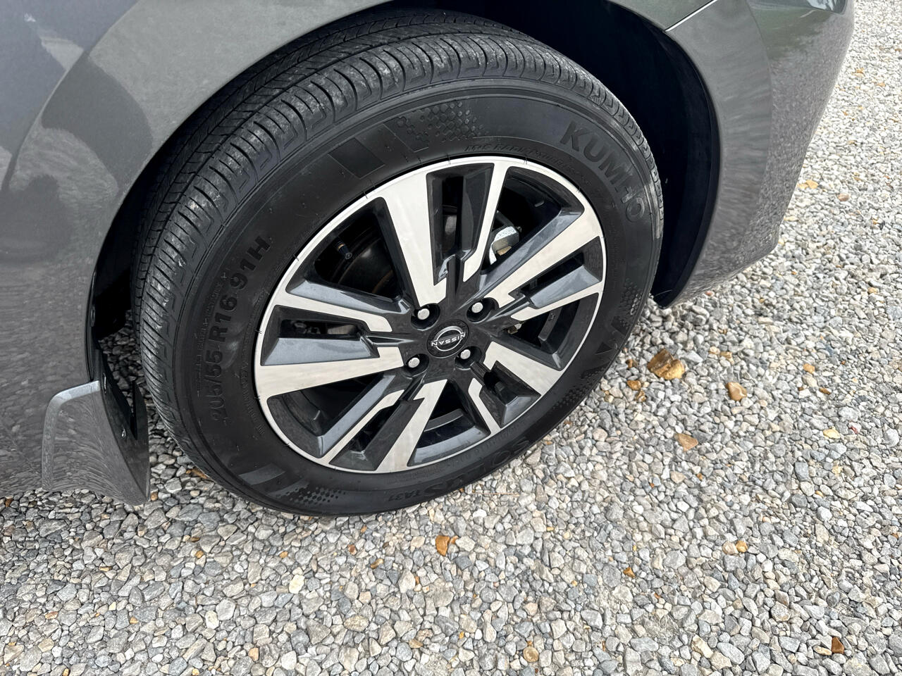 Nissan Versa SV 2024