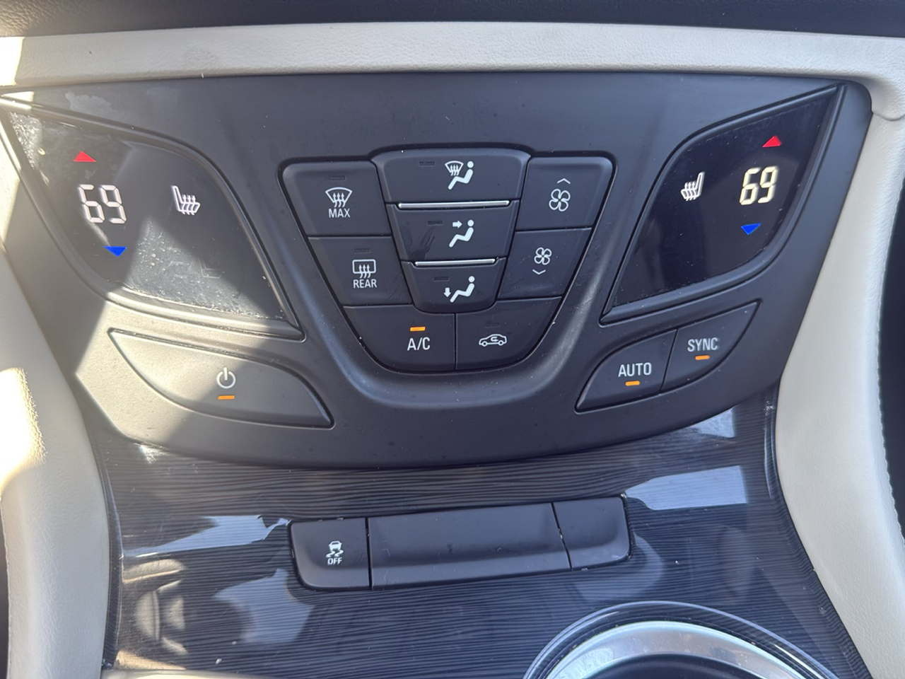 Buick Envision Essense 2018