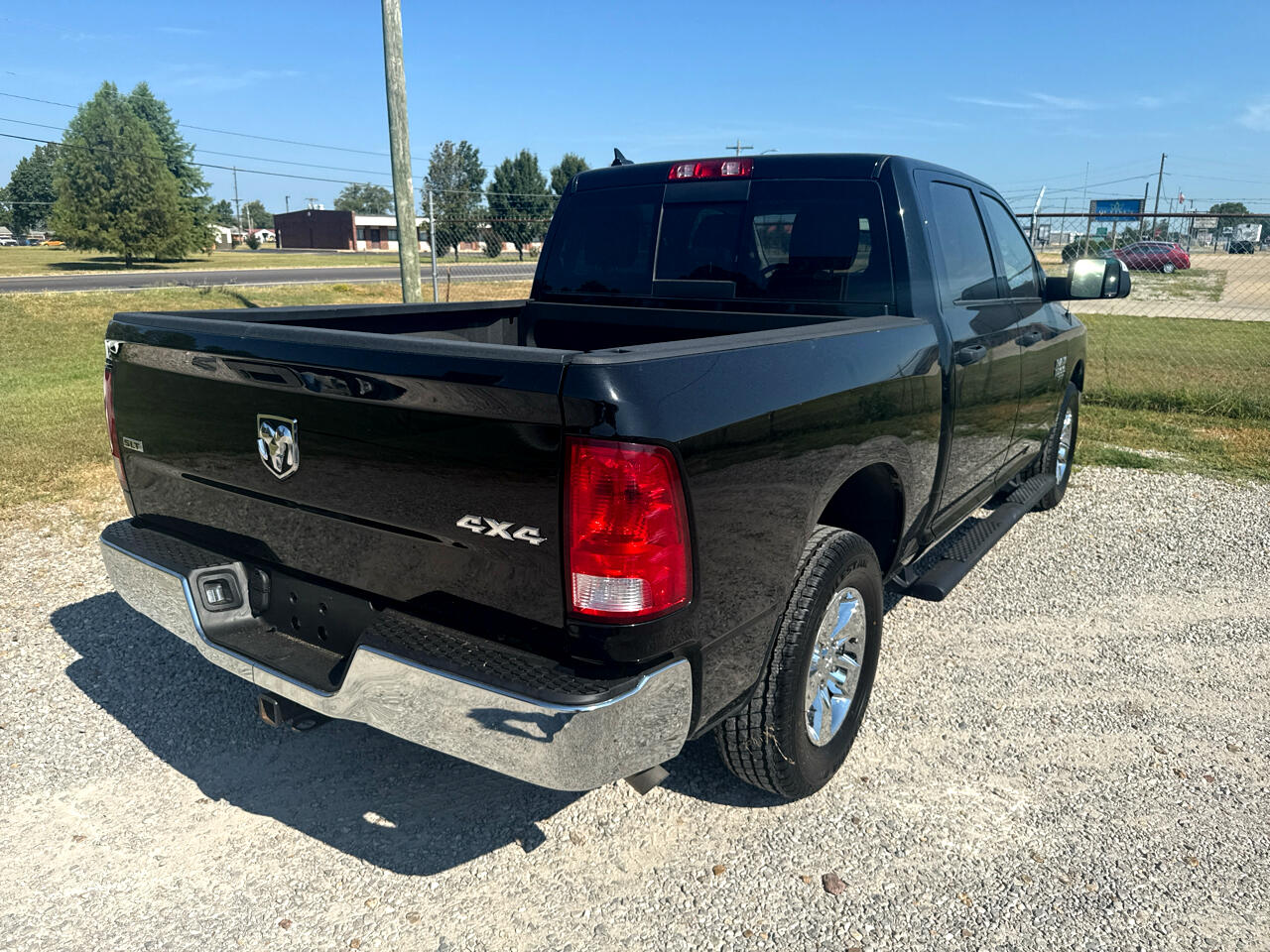 RAM 1500 Classic Tradesman Crew Cab SWB 4WD 2022