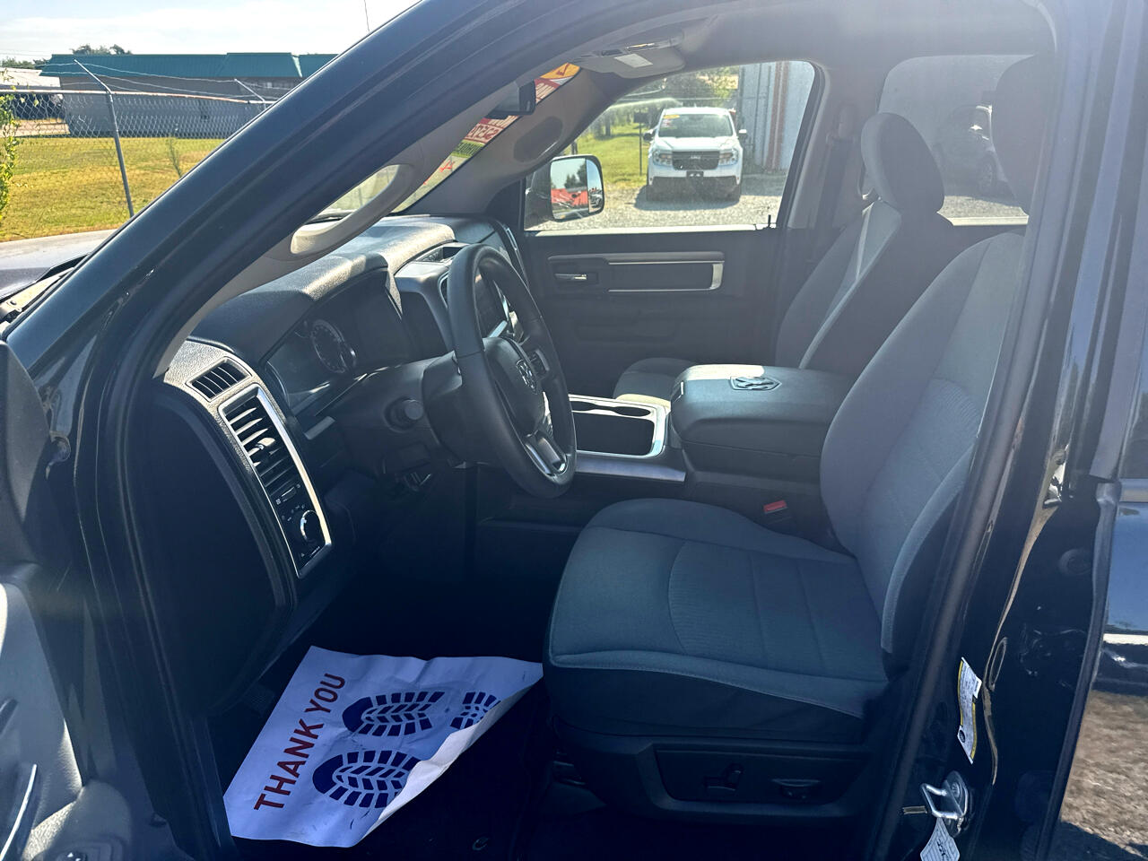 RAM 1500 Classic Tradesman Crew Cab SWB 4WD 2022