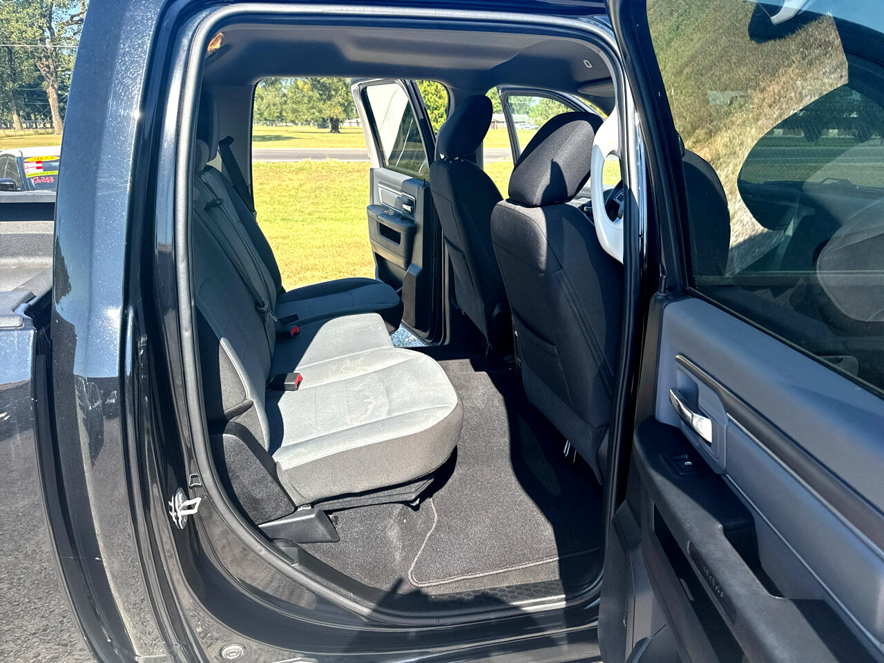 RAM 1500 Classic Tradesman Crew Cab SWB 4WD 2022