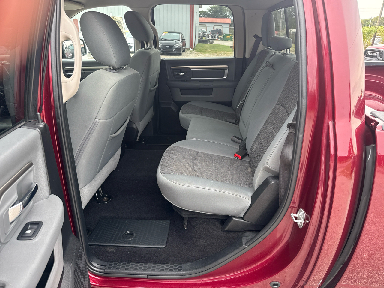 RAM 1500 SLT Crew Cab 4WD SWB 2018