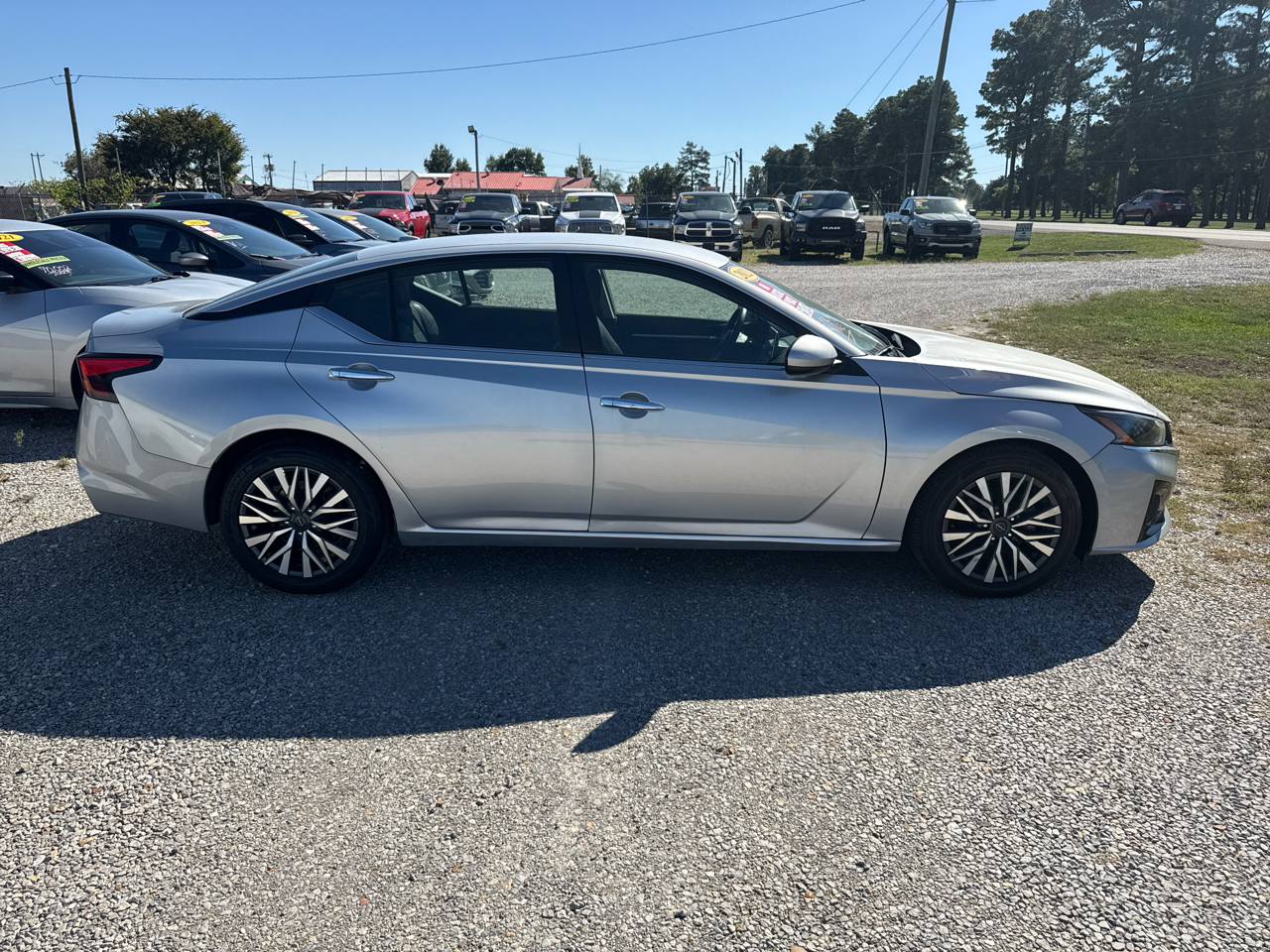 Nissan Altima SV 4D Sedan 2.5 2023