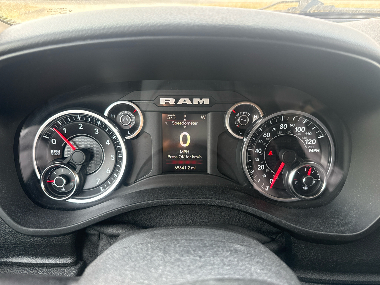 RAM 1500 Big Horn Quad Cab 4WD SWB 2020