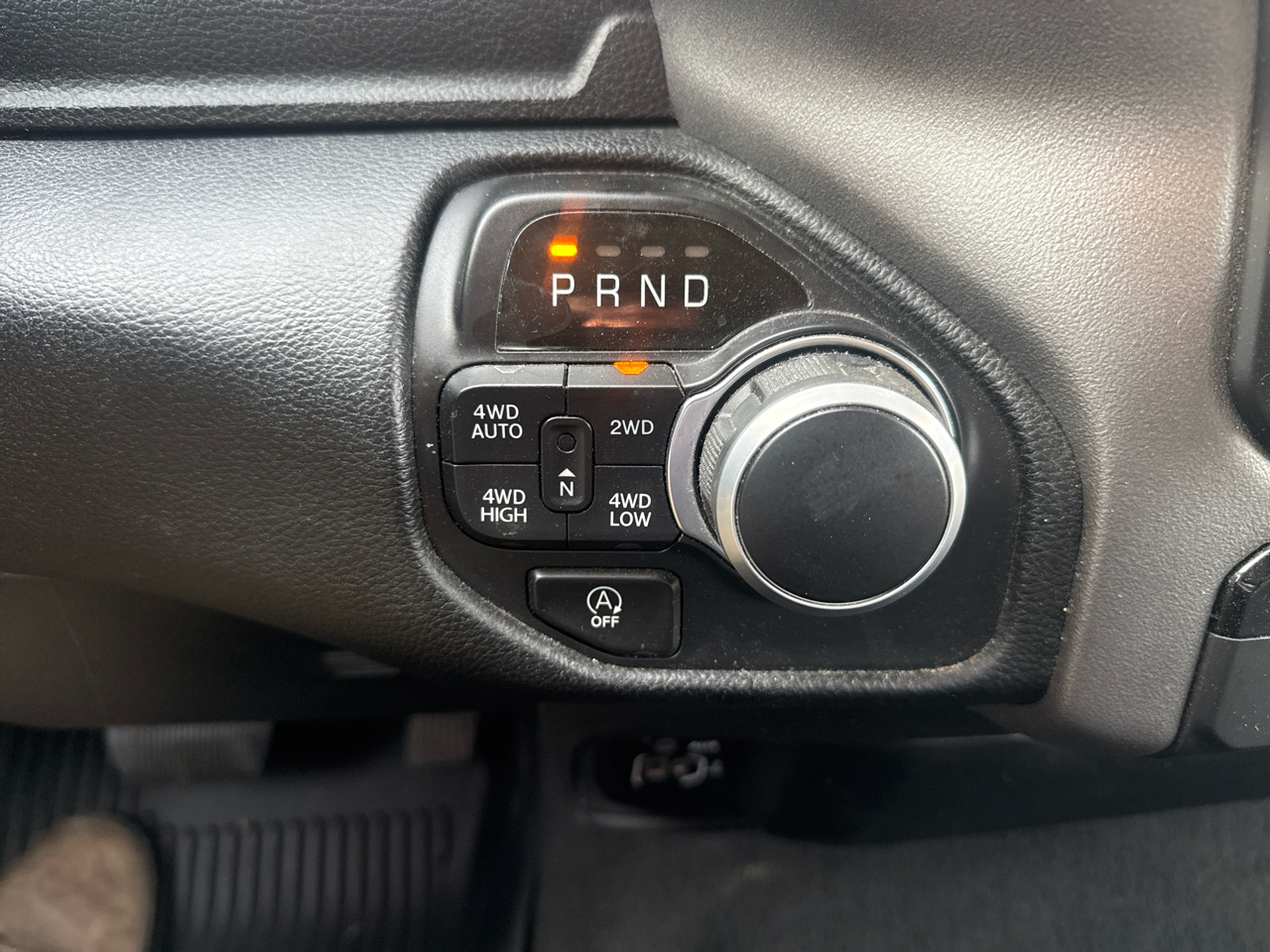 RAM 1500 Big Horn Quad Cab 4WD SWB 2020