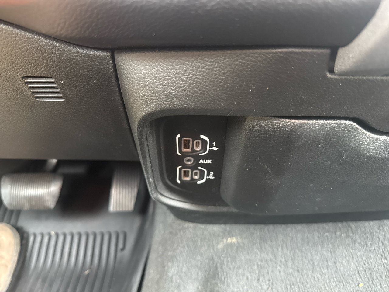 RAM 1500 Big Horn Quad Cab 4WD SWB 2020