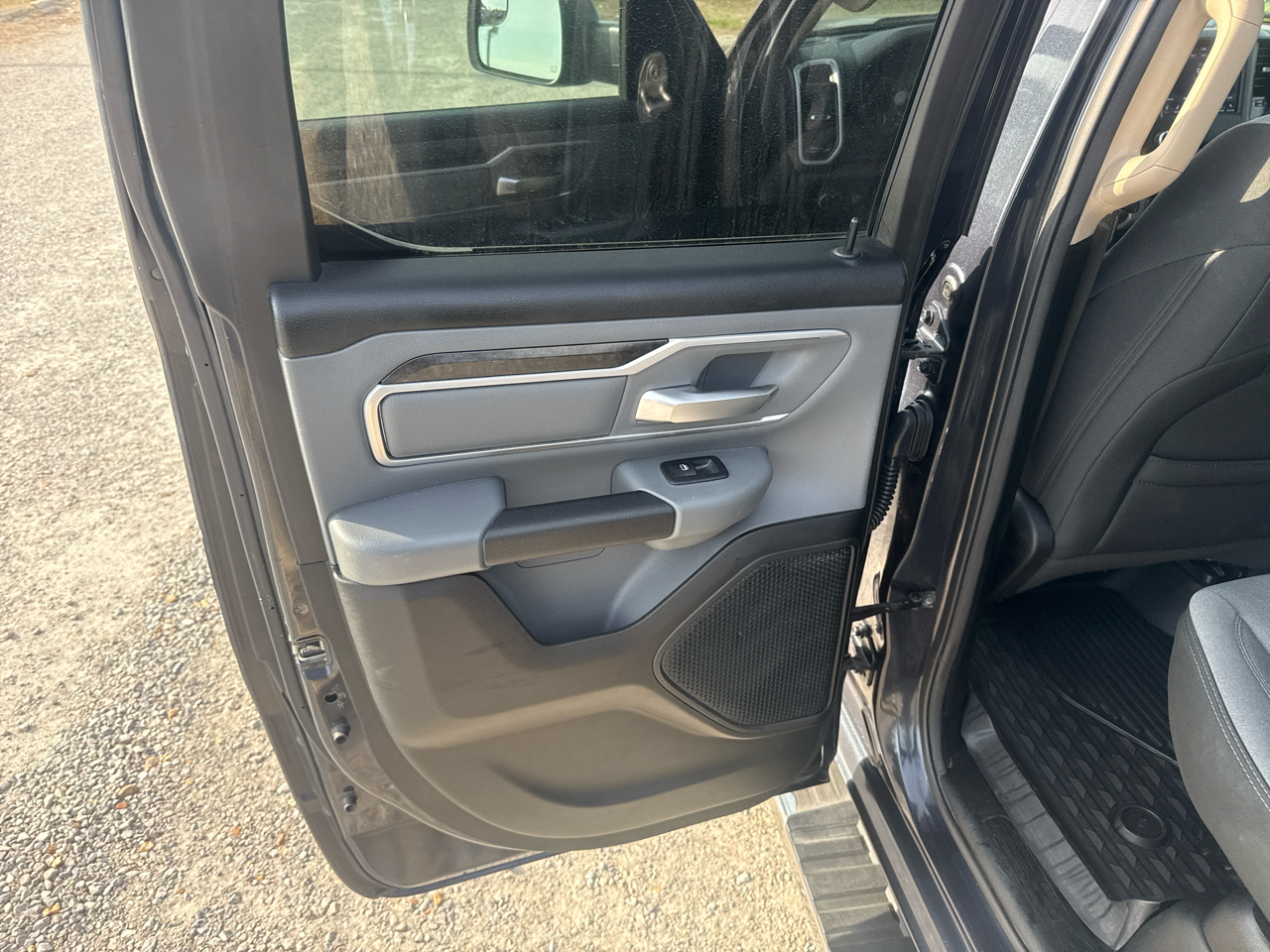 RAM 1500 Big Horn Quad Cab 4WD SWB 2020